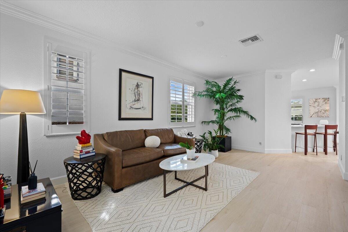 653 Castle Drive — photo 6