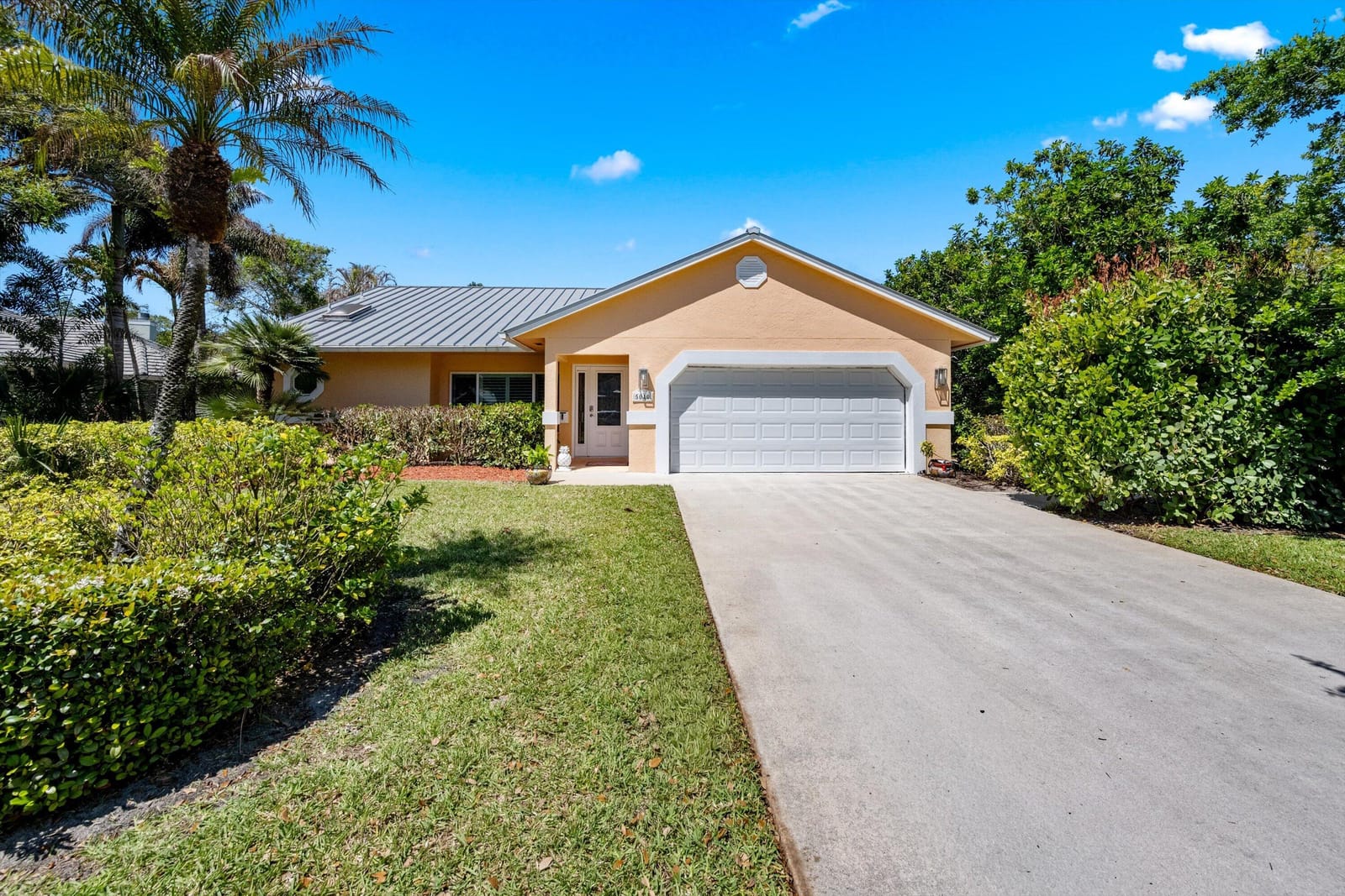 5040 SE Bent Wood Drive — photo 3