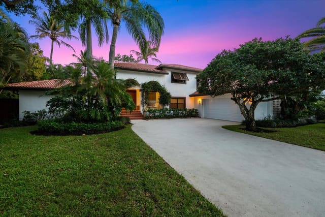 2042 Amesbury Circle, Wellington, FL 33414
