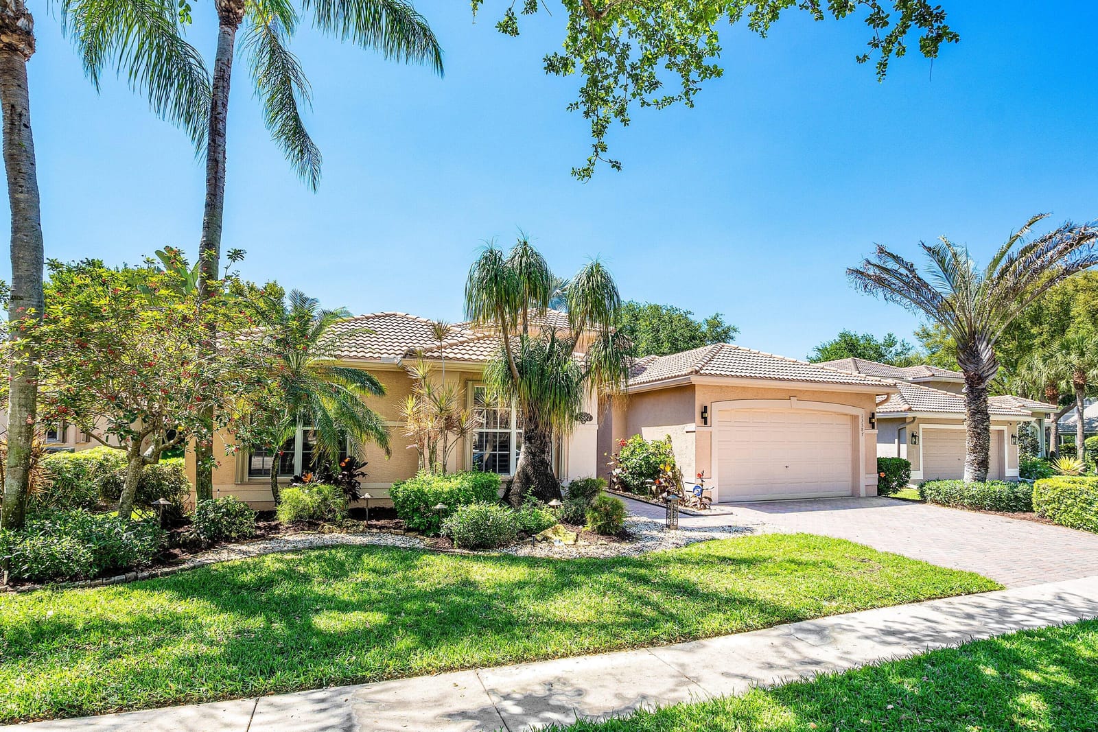 13587 Barcelona Lake Circle — photo 3