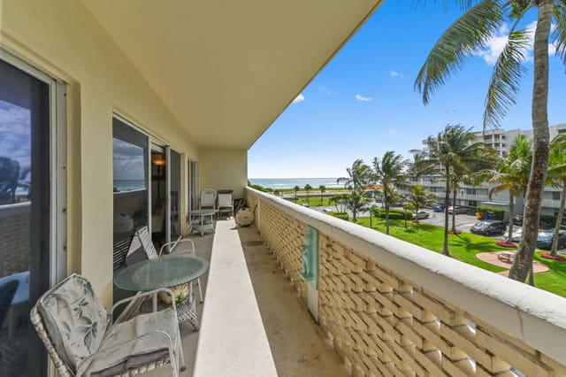 2545 S Ocean Boulevard 4070, sold in Palm Beach Whitehouse, Palm Beach, FL