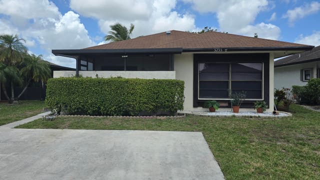 5255 Mendoza Street, Garden Hills, West Palm Beach, FL