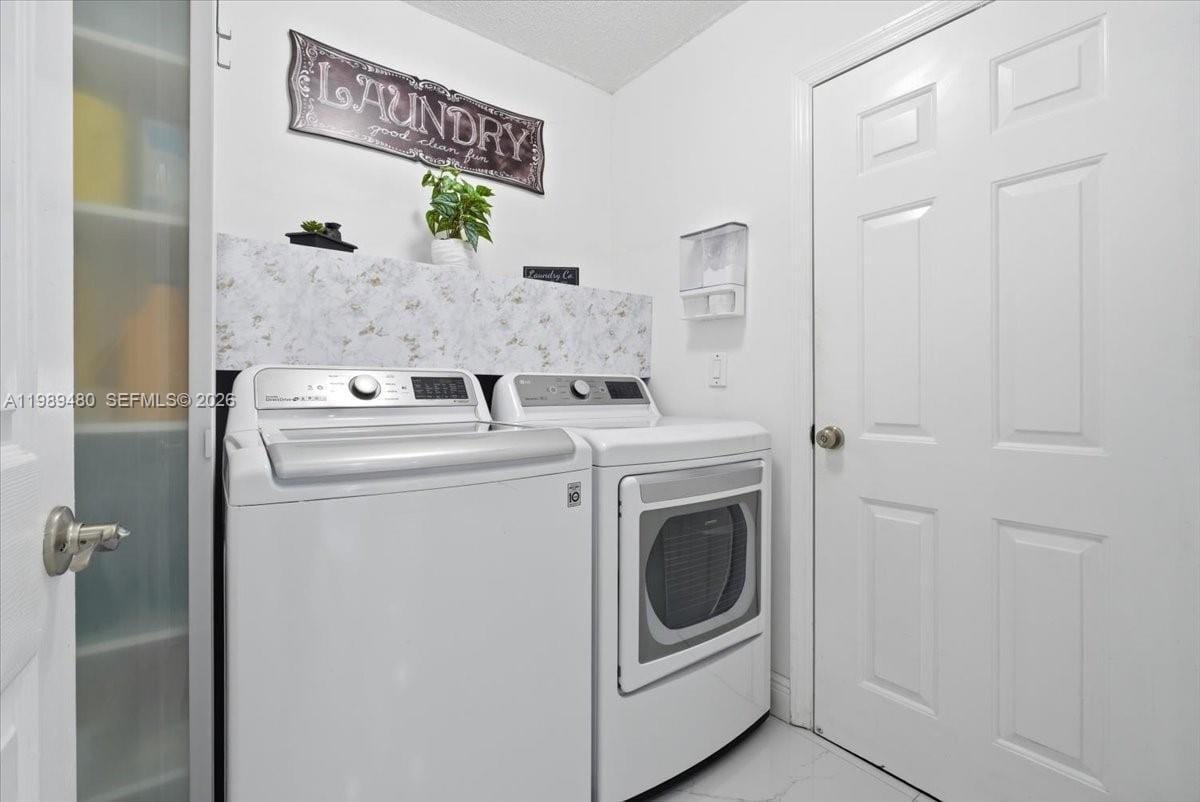 2570 SE 7th Place — photo 3
