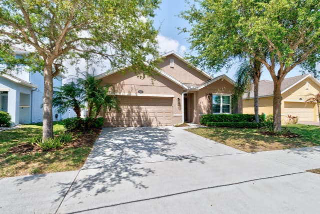1591 SW Lexington Sq Square SW, sold in Lexington Place Subdivision, Vero Beach, FL