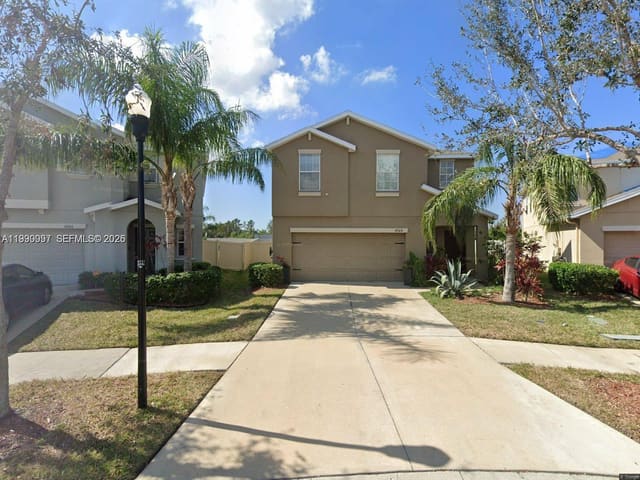 4928 Reflecting Pond Creek, FL 33598