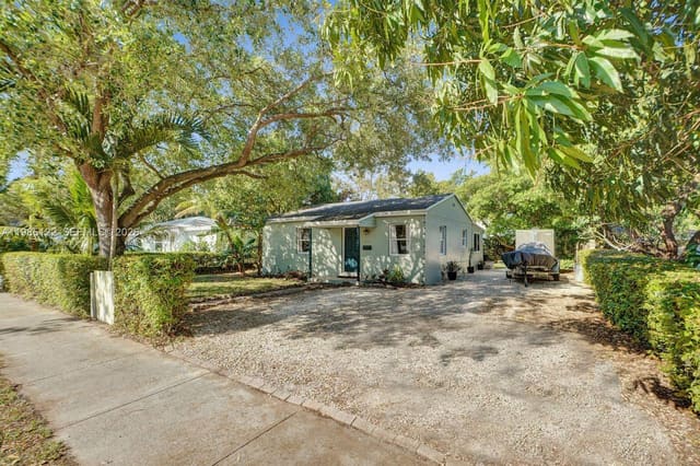 6420 SW 58th Place, sold in University Park, South Miami, FL