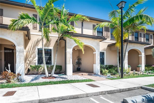 10565 W 34th Court, Hialeah, FL 33018