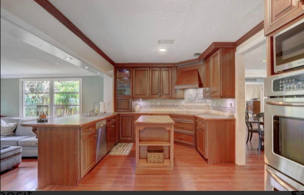 904 NE 26th Avenue — photo 3