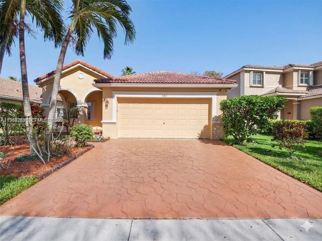 4317 Willow Ridge Drive, sold in Sector 8 9 And 10, Weston, FL