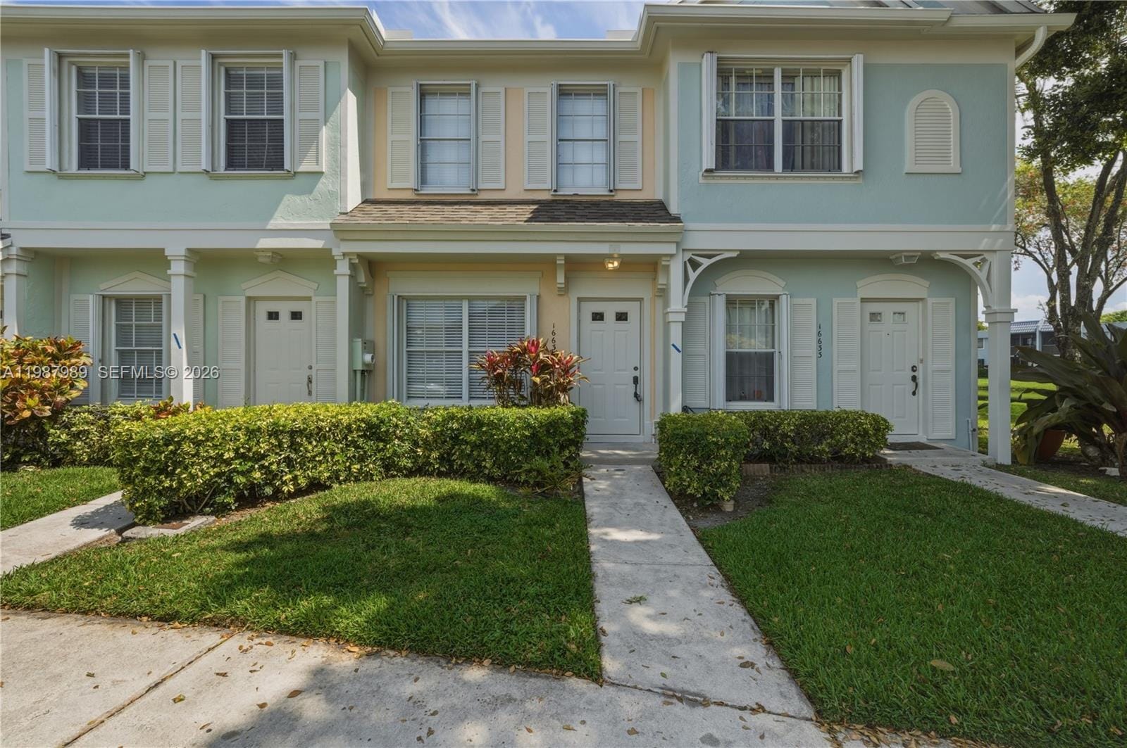 16635 Hemingway Drive, Weston, FL 33326 photo 2