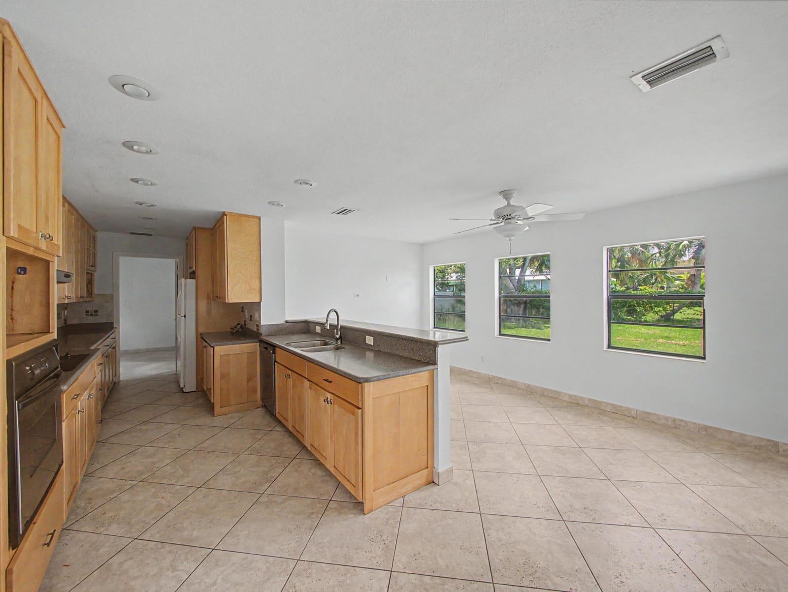 1149 SW Hogan Street — photo 7