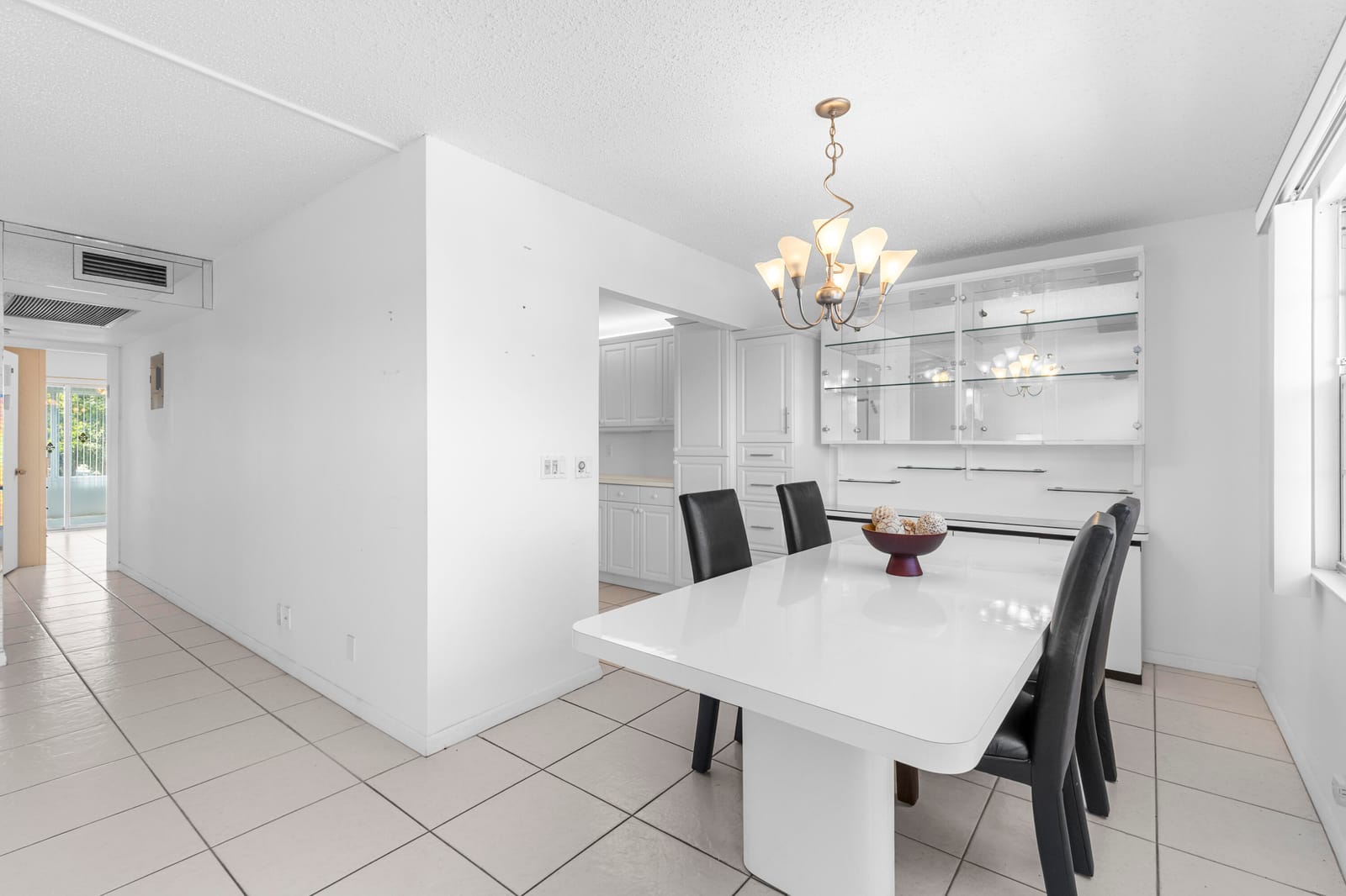 3043 Berkshire C — photo 6