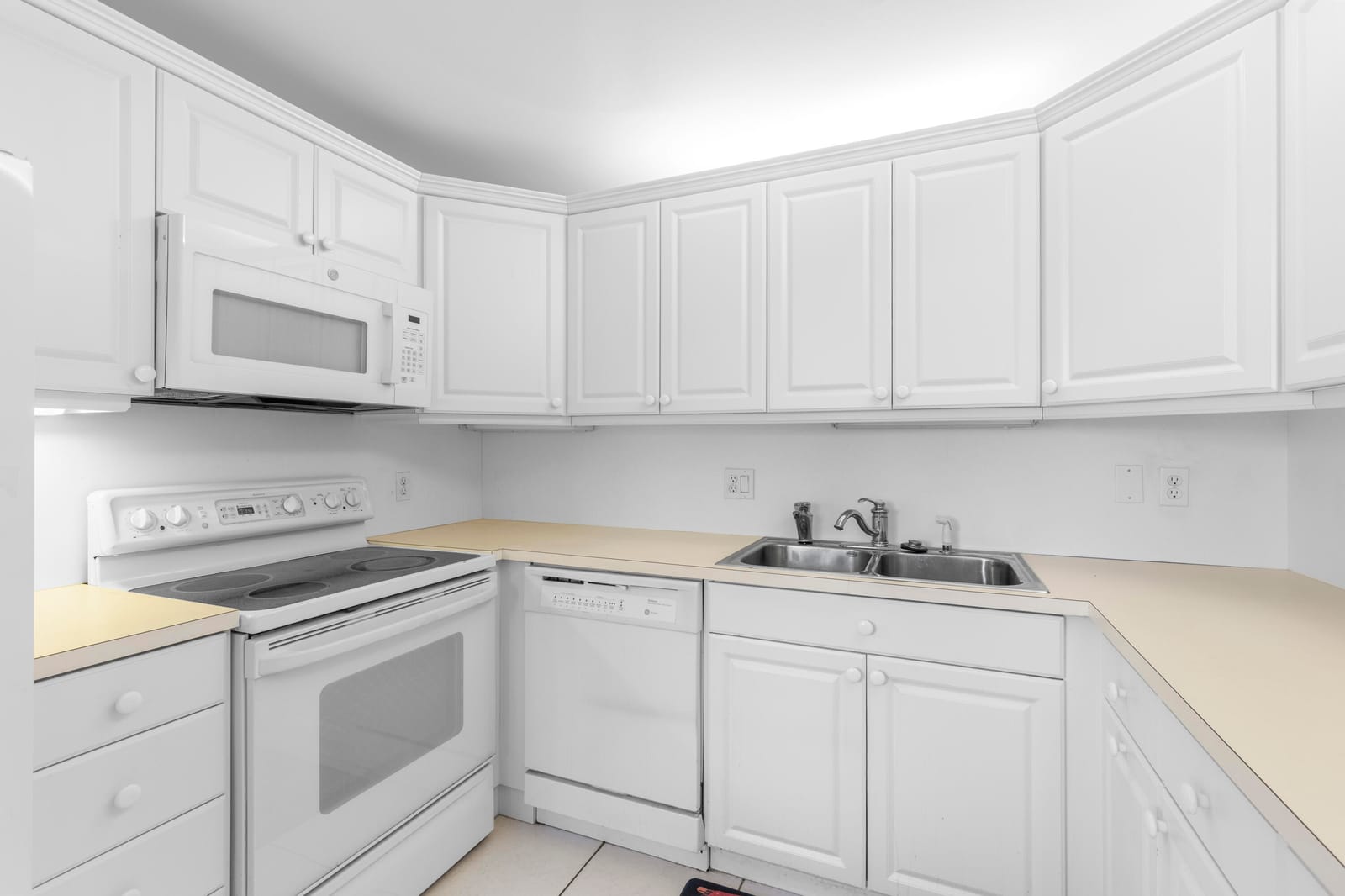 3043 Berkshire C — photo 8