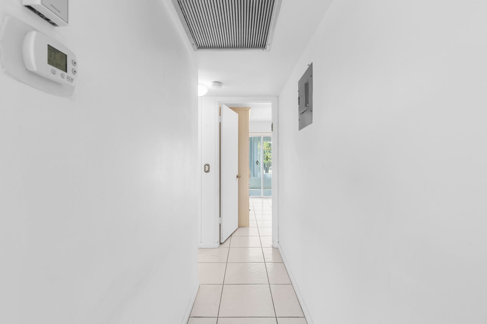 3043 Berkshire C — photo 9