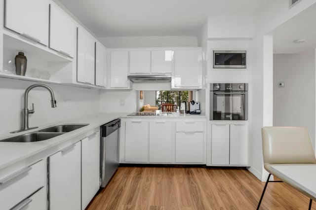 170 Lakeview Drive 203, Racquet Club Apartments At, Weston, FL