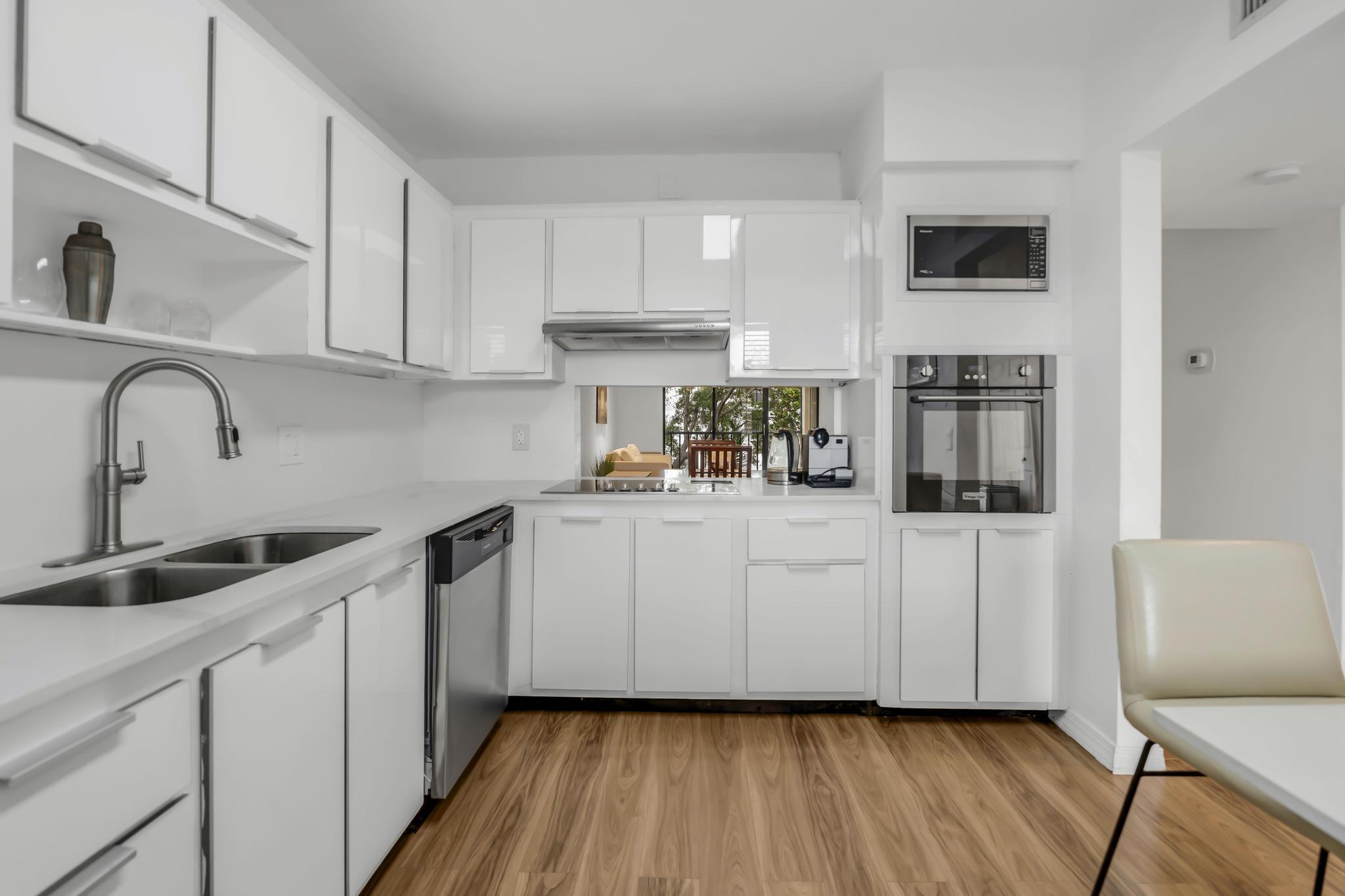 170 Lakeview Drive 203, Weston, FL 33326, Weston