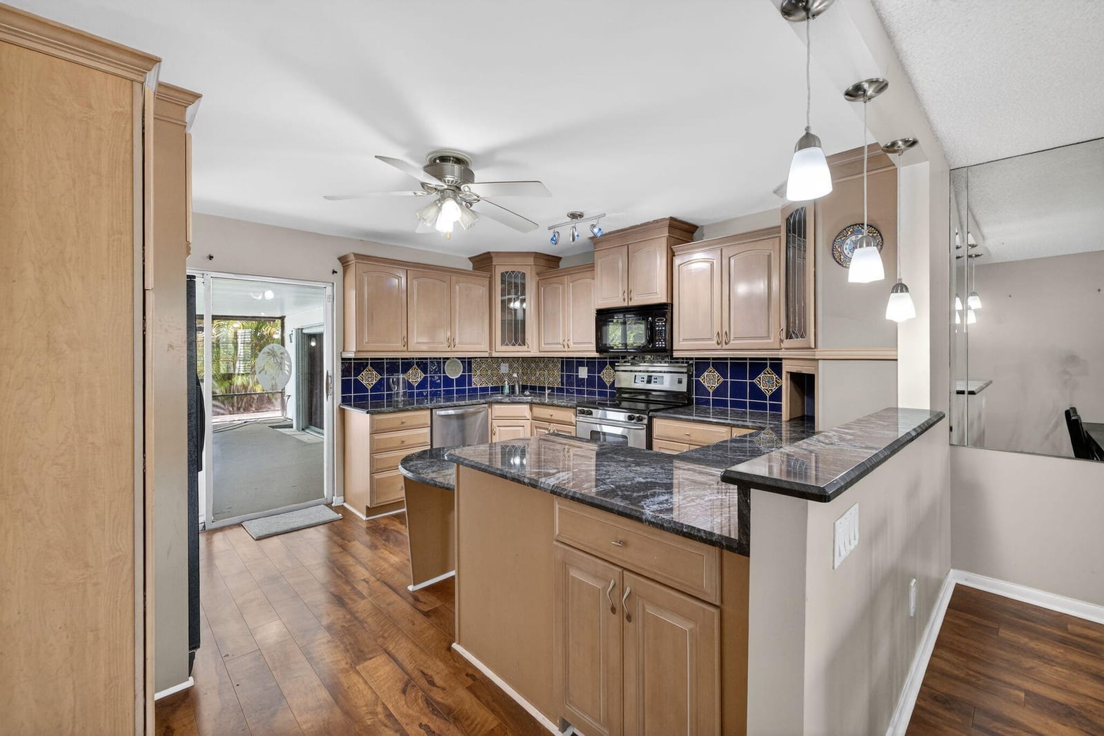 1040 SE 5th Street SE — photo 5