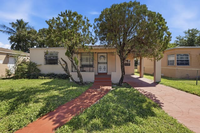 874 NW 74th Street, sold in Stephens Manor, Miami, FL