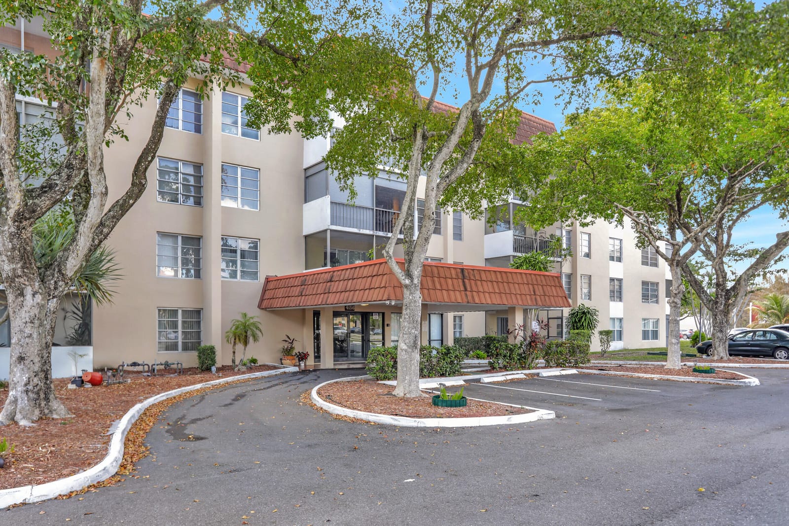 4156 Inverrary Drive 111 — photo 1