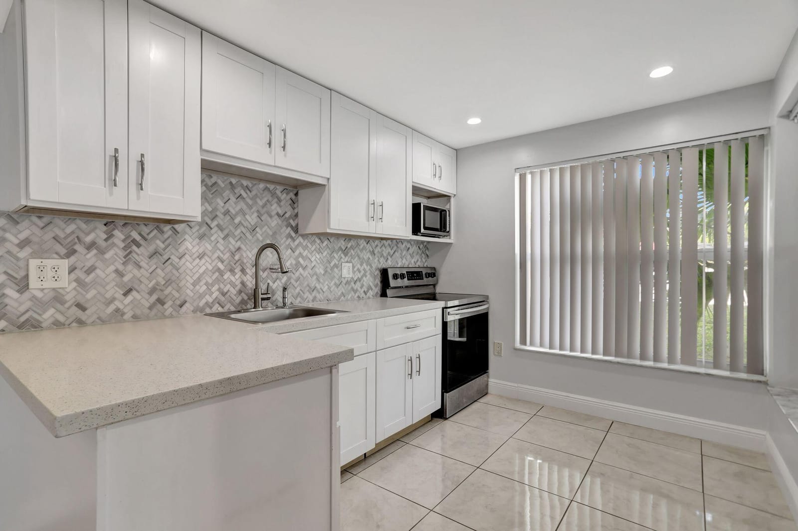 4156 Inverrary Drive 111 — photo 11