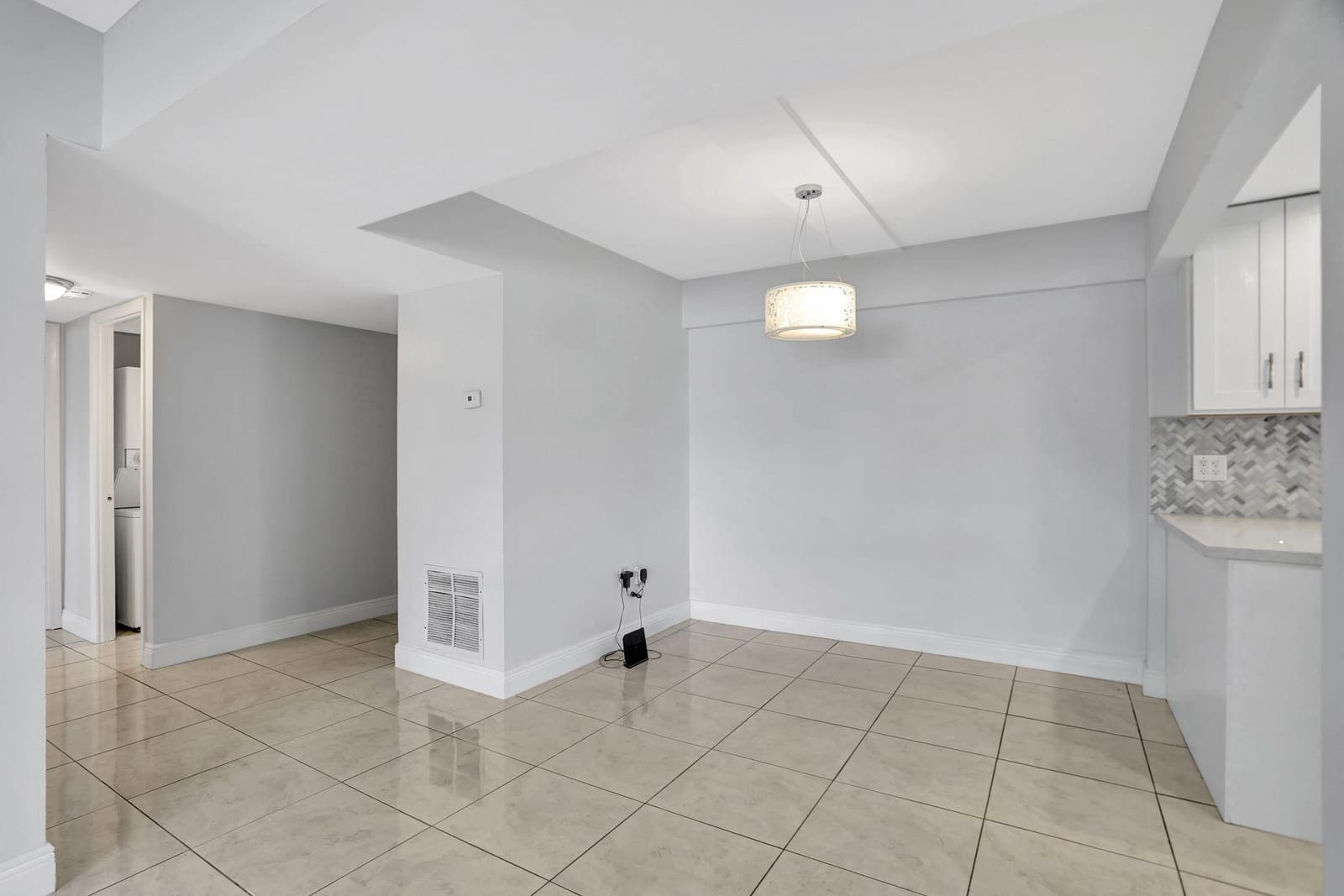 4156 Inverrary Drive 111 — photo 3