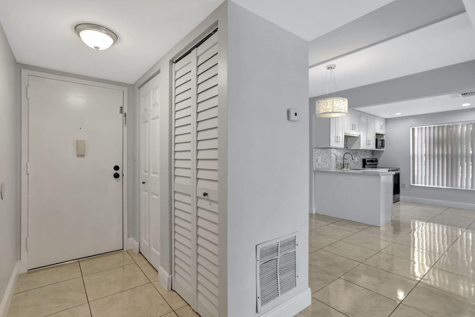 4156 Inverrary Drive 111 — photo 4