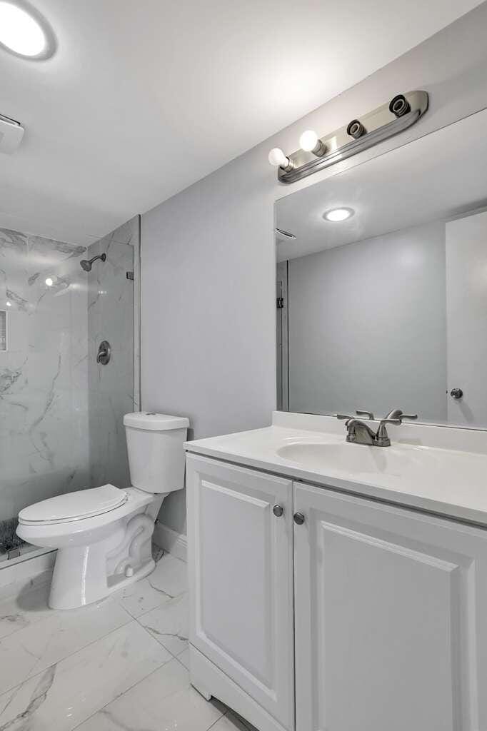 4156 Inverrary Drive 111 — photo 6