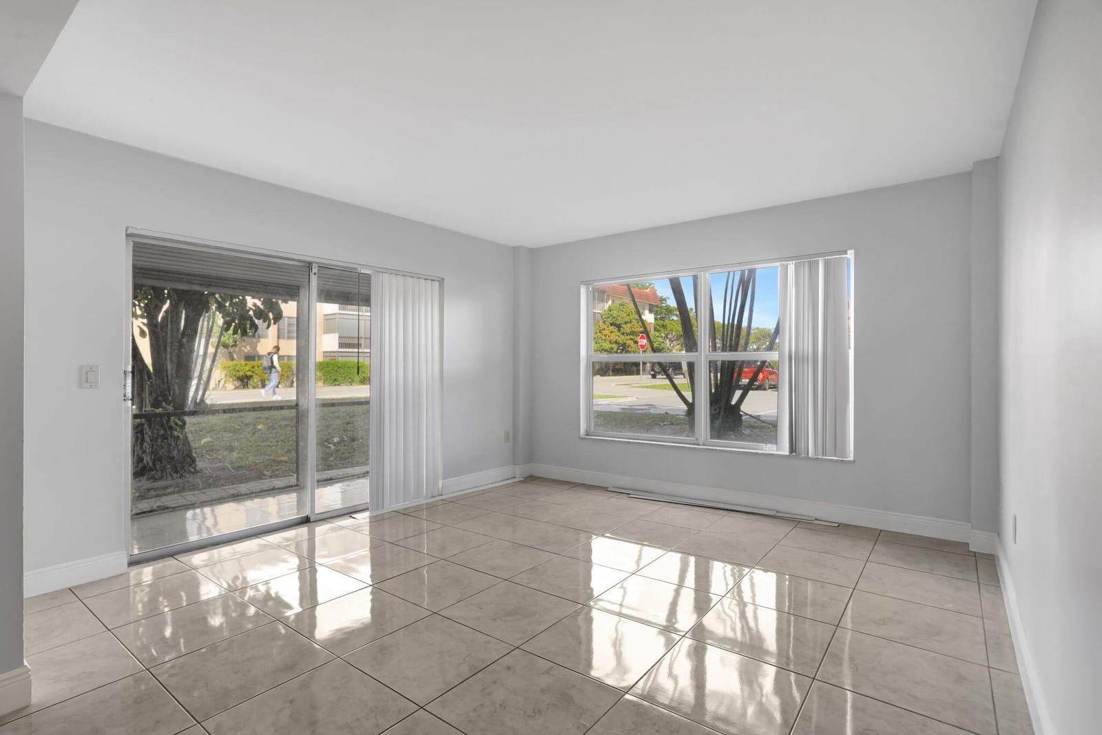 4156 Inverrary Drive 111 — photo 10
