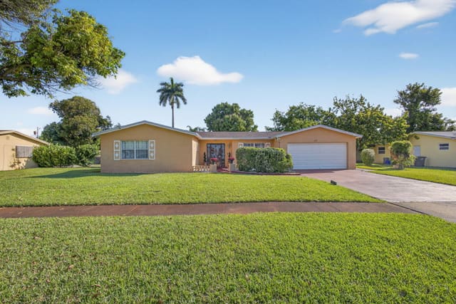1827 Pinehurst Drive, sold in Westfield At Wpb, West Palm Beach, FL