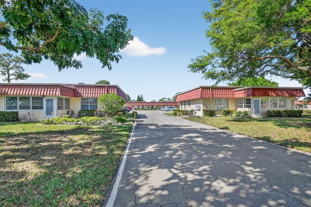 856 A Salem Lane, Lake Worth, FL 33467