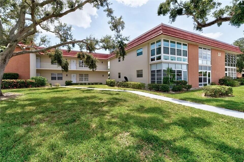 32 Pine Arbor Lane 205, Vero Beach, FL 32962, Vero Beach
