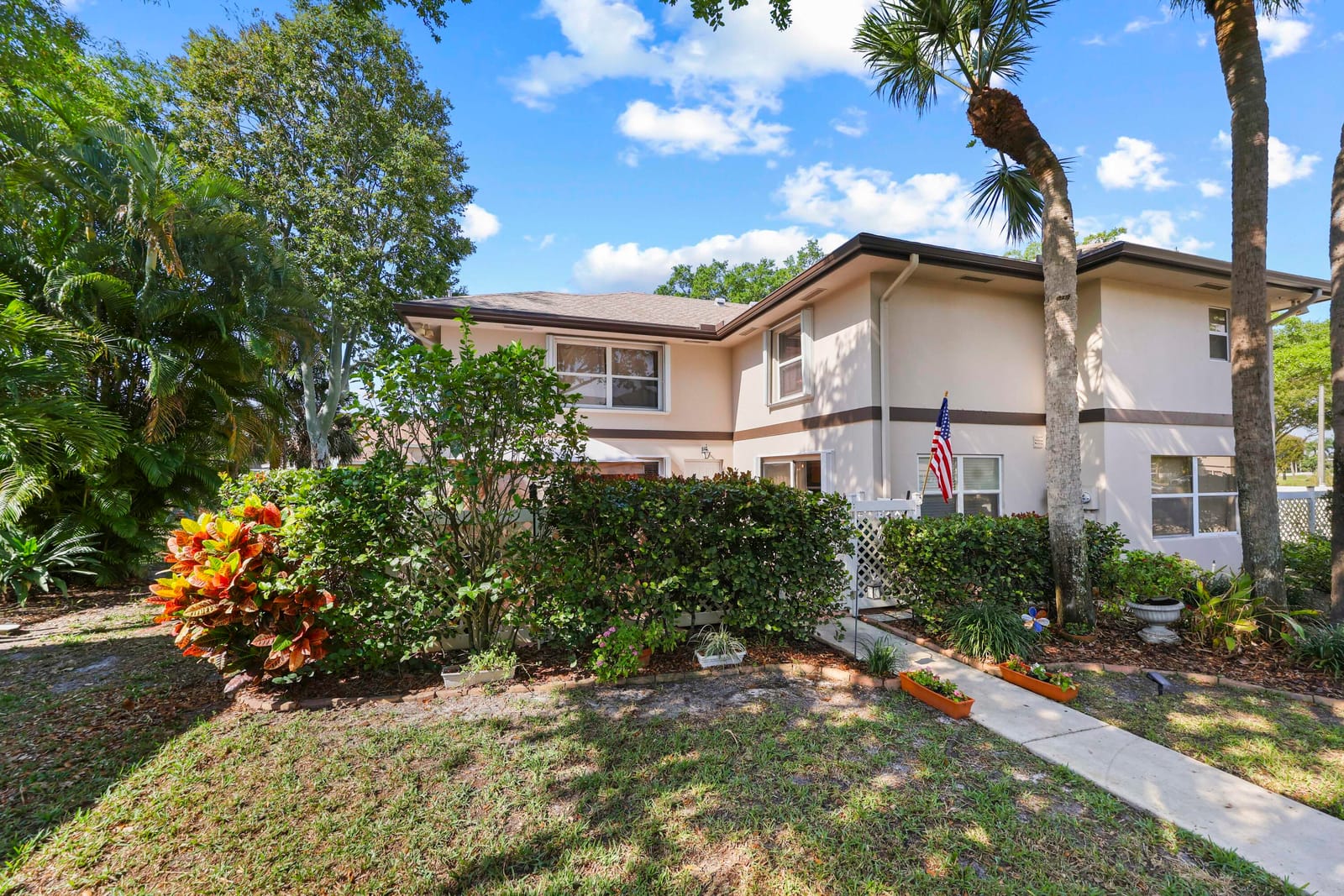 31 Clinton Court B, Royal Palm Beach, FL 33411 photo 2