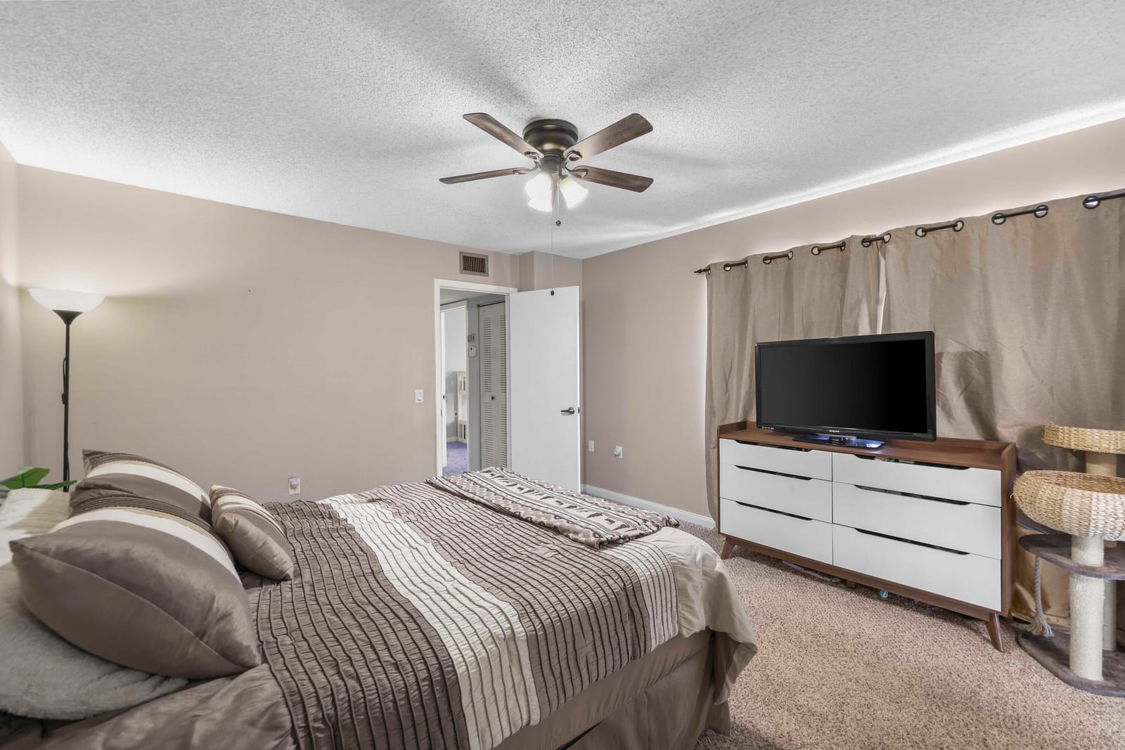 31 Clinton Court B, Royal Palm Beach, FL 33411 photo 20