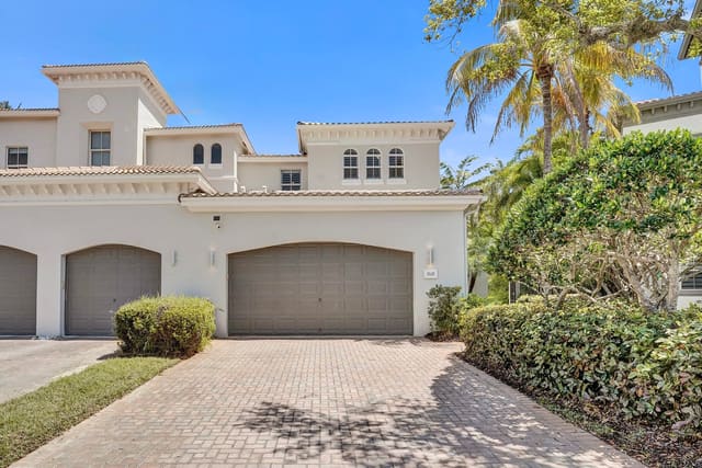818 Spinnaker Drive E, sold in Three Islands 3rd Section, Hollywood, FL