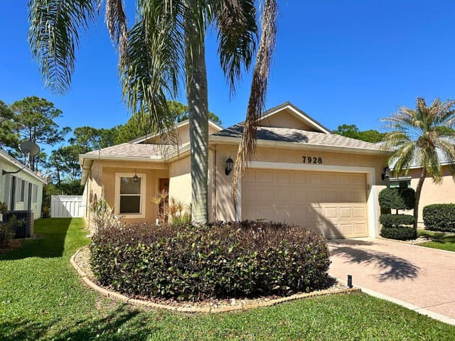 7928 SE Sugar Pines Way, sold in Sugar Pines, Hobe Sound, FL