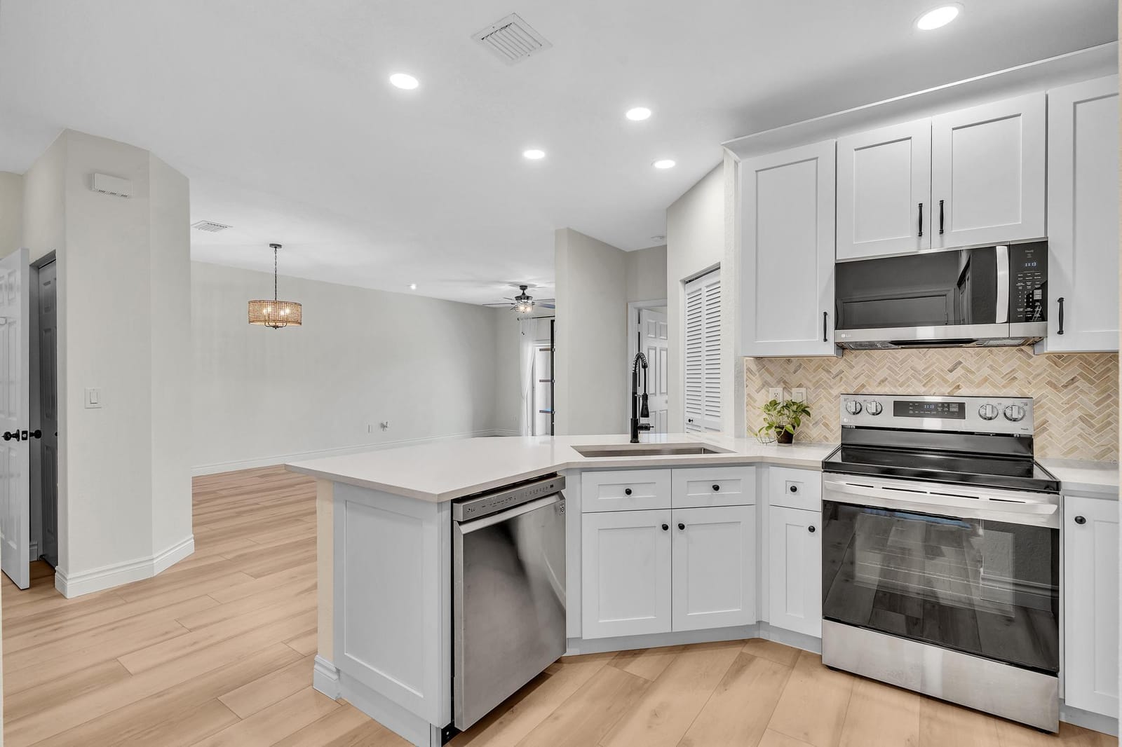 4709 SW 13th Court, Deerfield Beach, FL 33442 photo 14