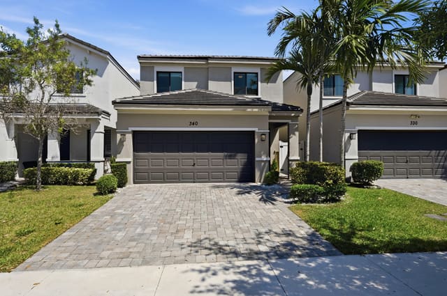340 NW 33rd Lane, sold in Residences At Palm Aire, Pompano Beach, FL