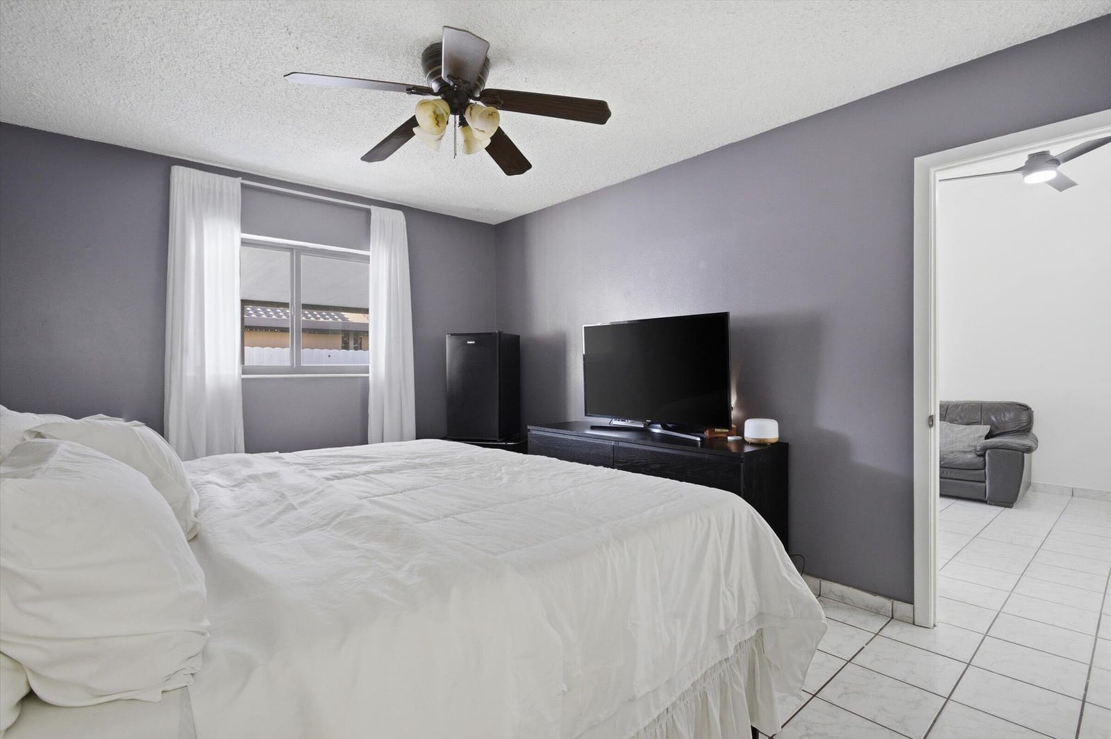 5465 W 27th Lane, Hialeah, FL 33016 photo 14