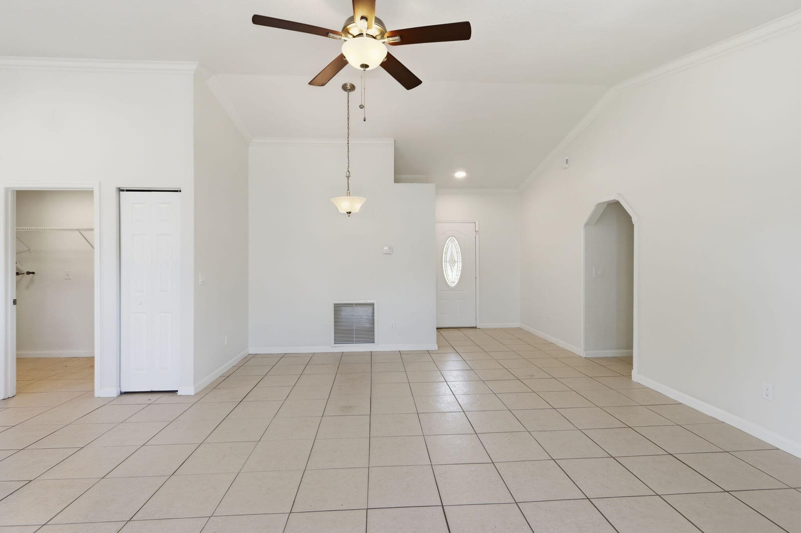 4381 SW Appleseed Road — photo 3