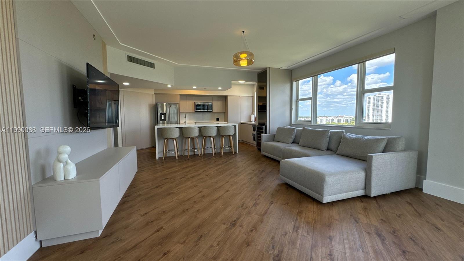 20000 E Country Club Drive 1016, Aventura, FL 33180, Aventura