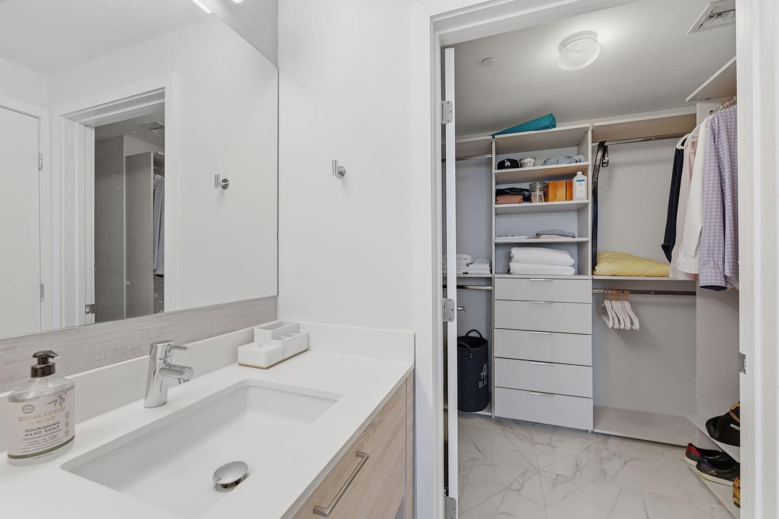 16385 Biscayne Boulevard 2516, North Miami Beach, FL 33160 photo 6