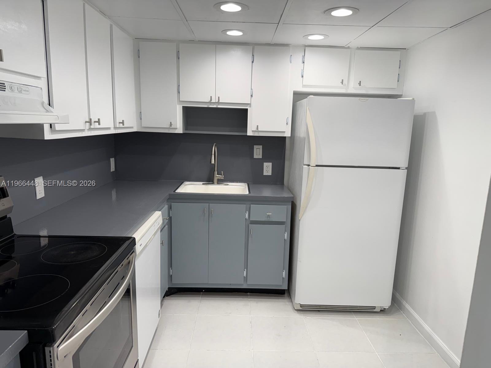 100 Bayview Drive 412 — photo 9