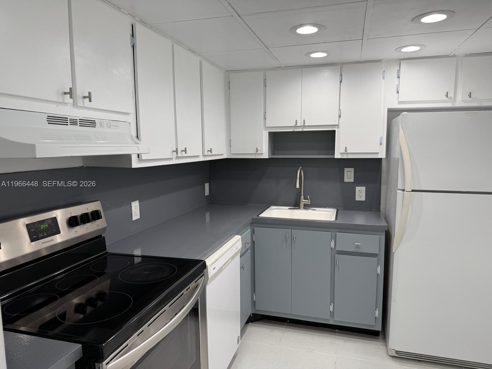 100 Bayview Drive 412 — photo 10
