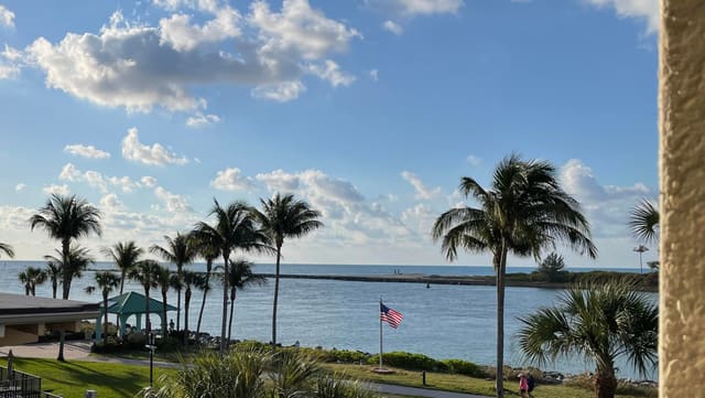 314 Inlet Way 201, Palm Beach Shores, FL 33404