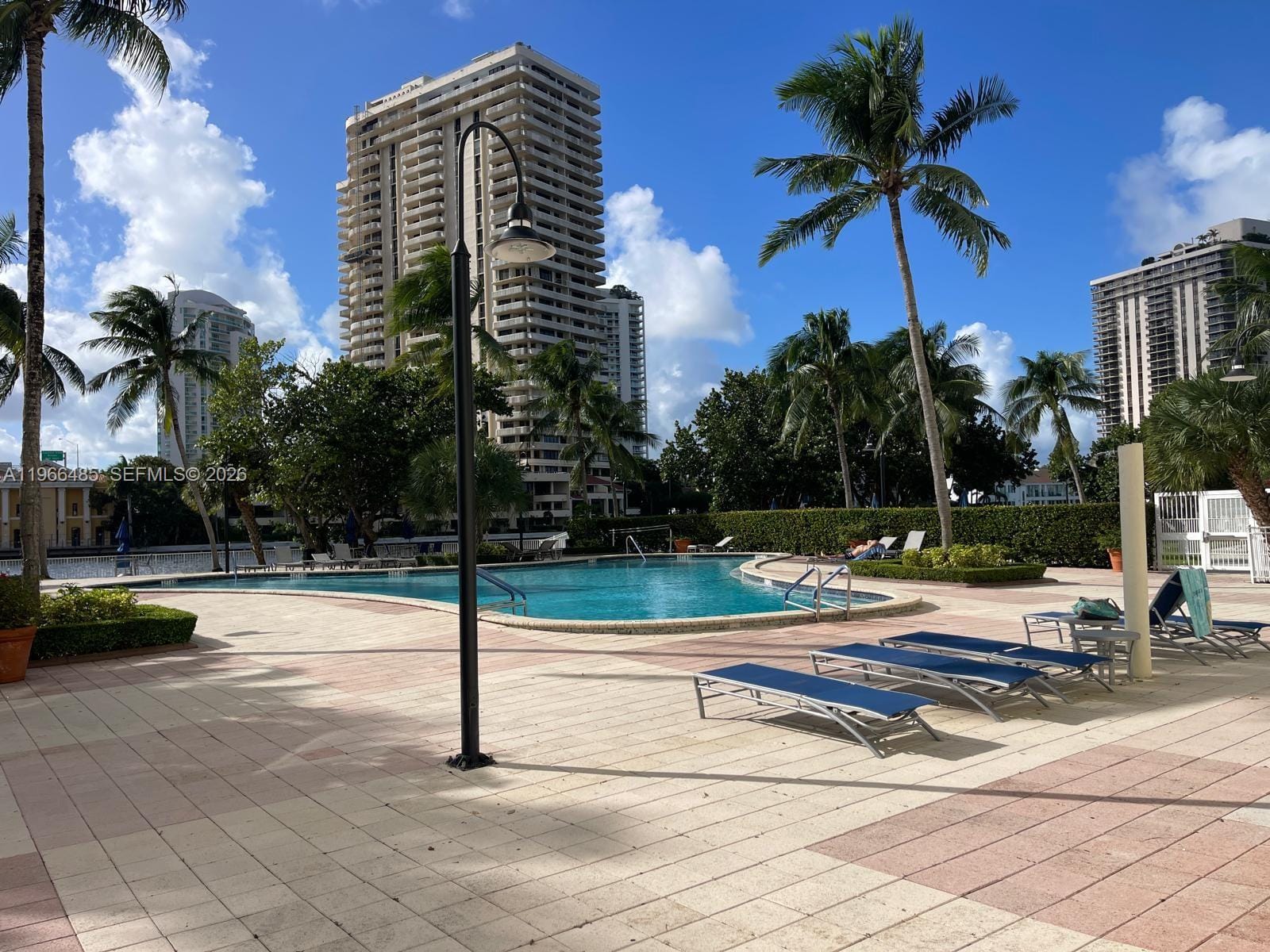 19390 Collins Avenue 123 — photo 2