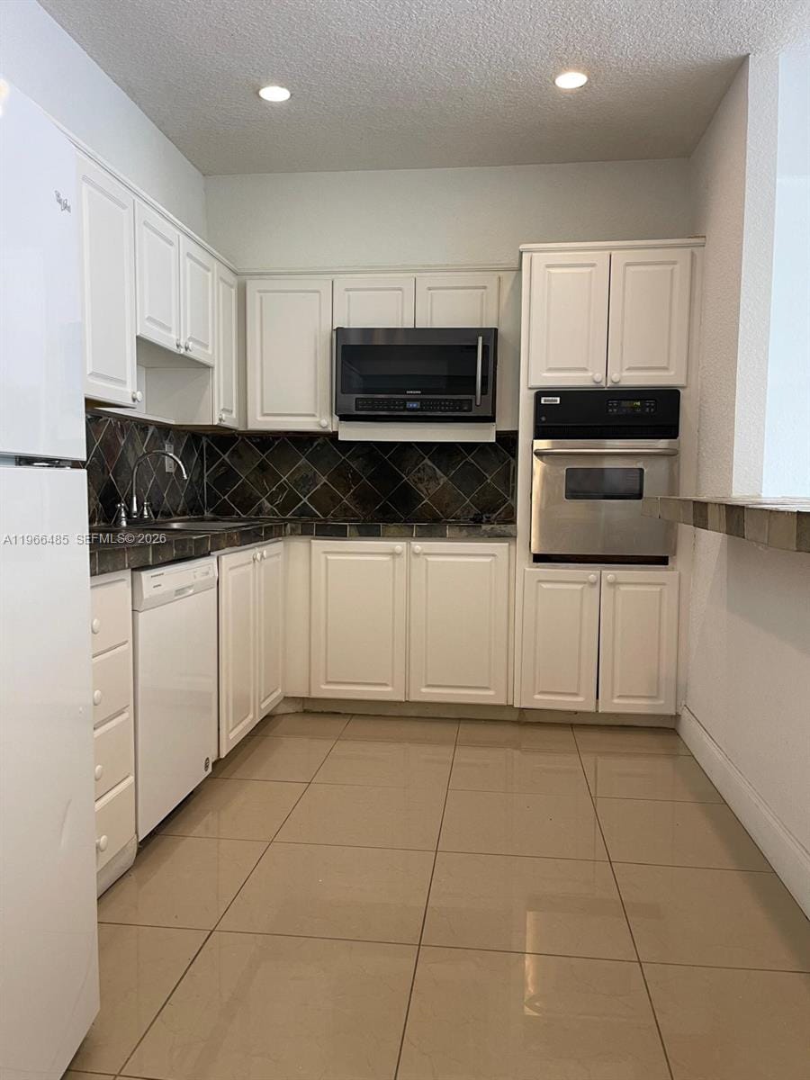 19390 Collins Avenue 123 — photo 9