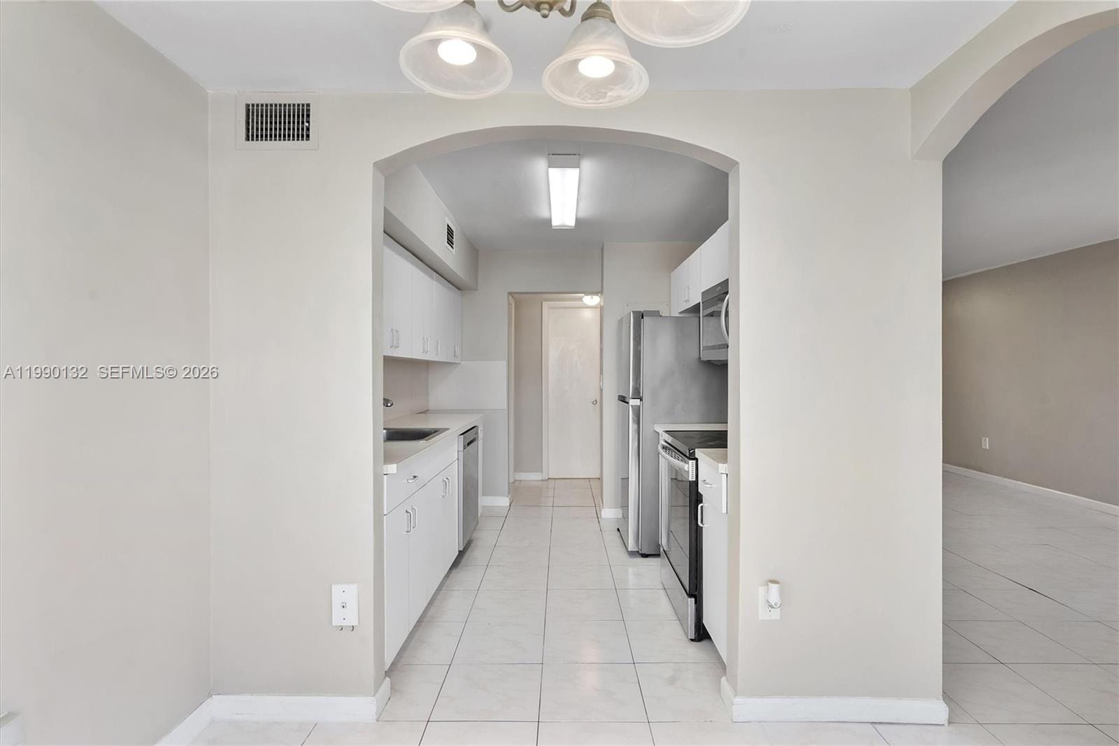 250 180th Drive 456, Sunny Isles Beach, FL 33160 photo 8