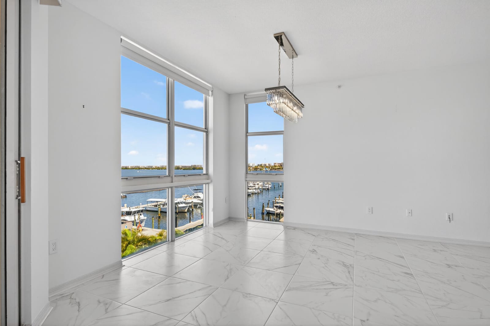 806 E Windward Way 403 — photo 2