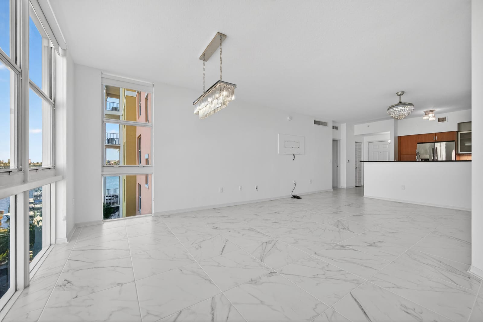 806 E Windward Way 403 — photo 4