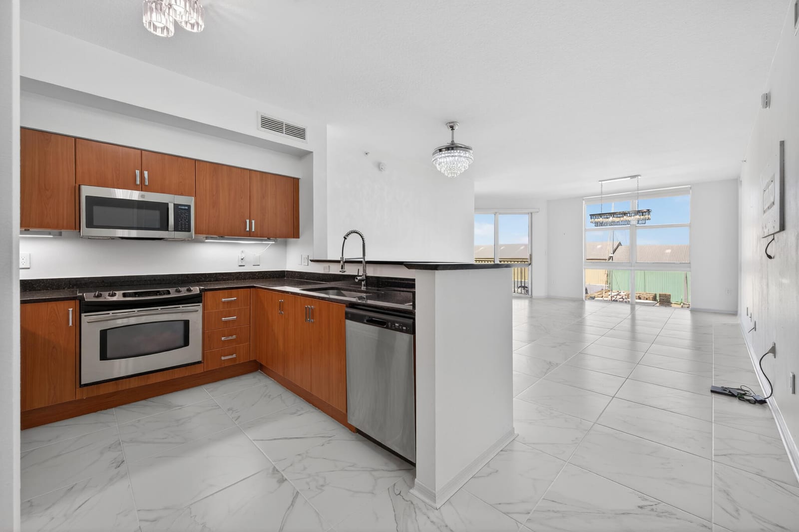 806 E Windward Way 403 — photo 8